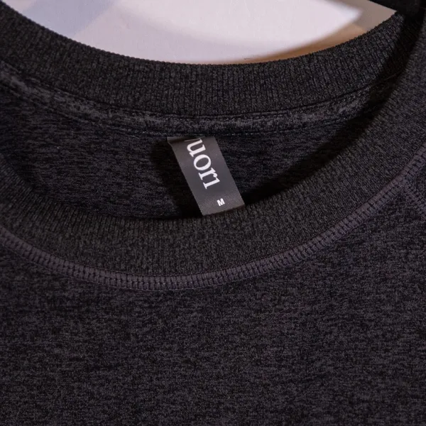 Vuori Women's Long Sleeve Halo Crew Neck Dream Knit Tee Shirt Gray Medium - Image 2