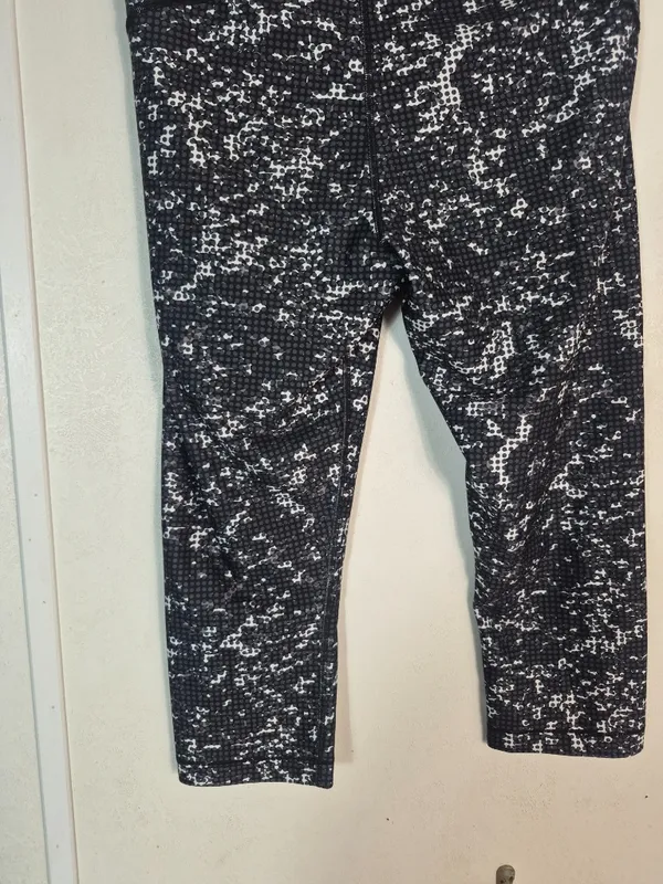 Under Armour Compression Heatgear Leggjngs Crop - Image 6