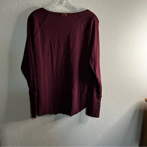 Frye &‎ Co. Burgundy Fox Tail Heritage Raw Hem Thumb Holes Top - Image 7