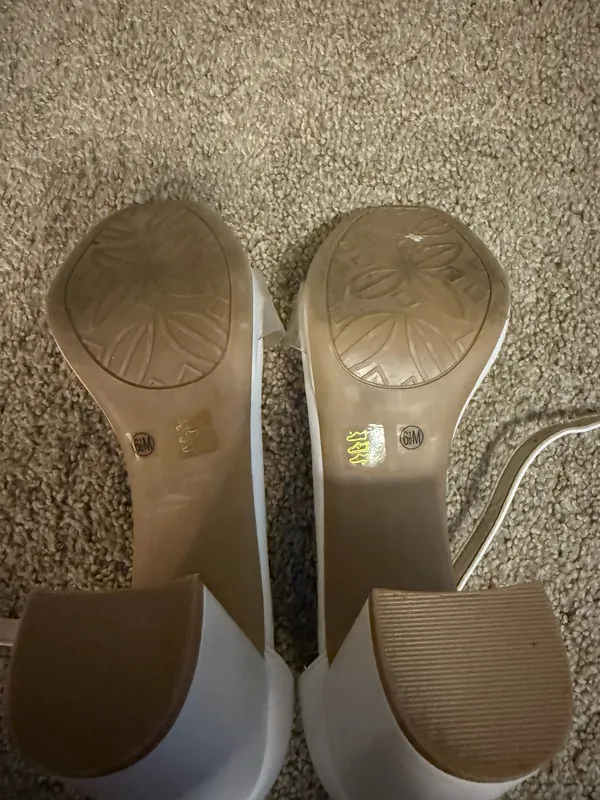White heels Size 6.5 - Image 4