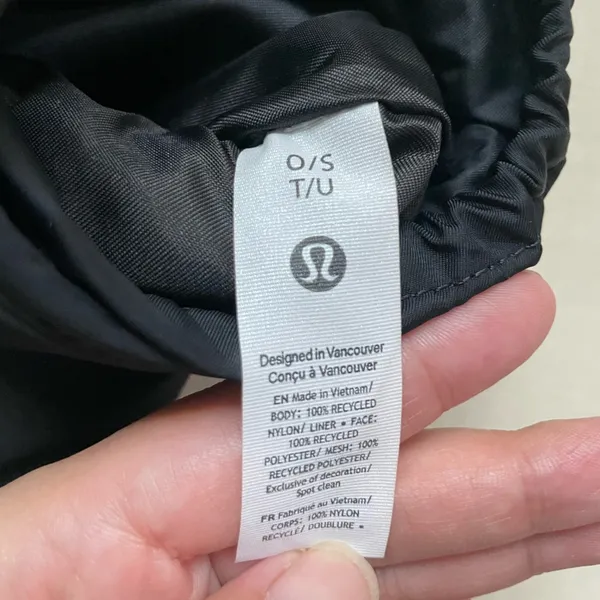 Lululemon Water Bottle Crossbody Bag with Front Pocket 2L - Black - Image 8