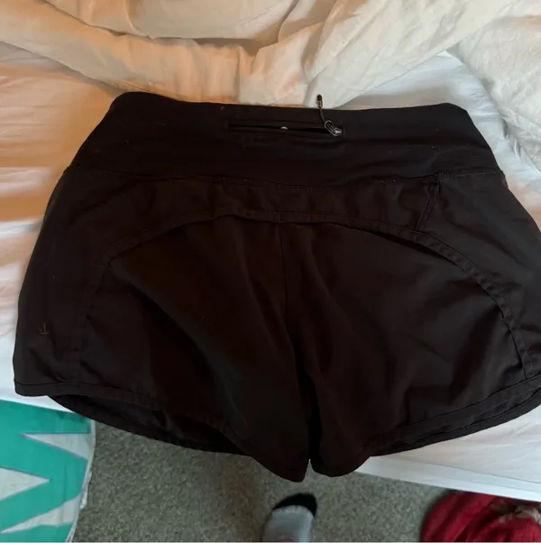 Lululemon Shorts Speed Up 4" Low-Rise 6 - Image 4
