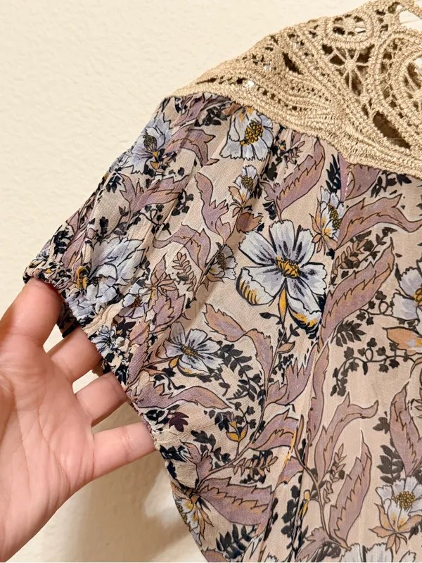 Free People Margot babydoll mini dress, bohemian printed crochet detail sz M - Image 7