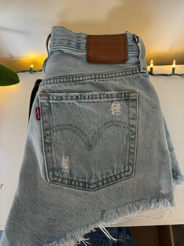 Levi’s Jean Shorts 501 - Image 9