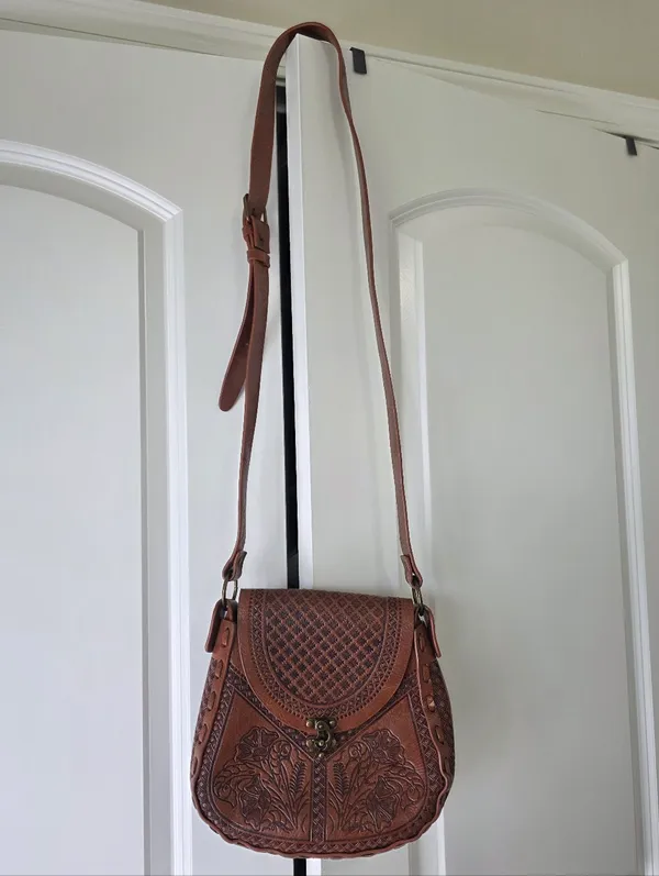 Alma Mia Tooled Leather Hand Craftsman Made Crossbody Handbag Spanish Mexican - Image 4