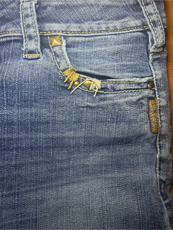 Silver Jeans Co. Tuesday Y2K Low Rise Embroidered Studded Bootcut 31x33 - Image 3