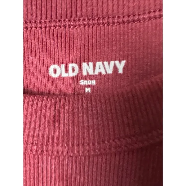 Old Navy Snug Fit Sleeveless Crop Top Maroon Color NWT Sz M - Image 4