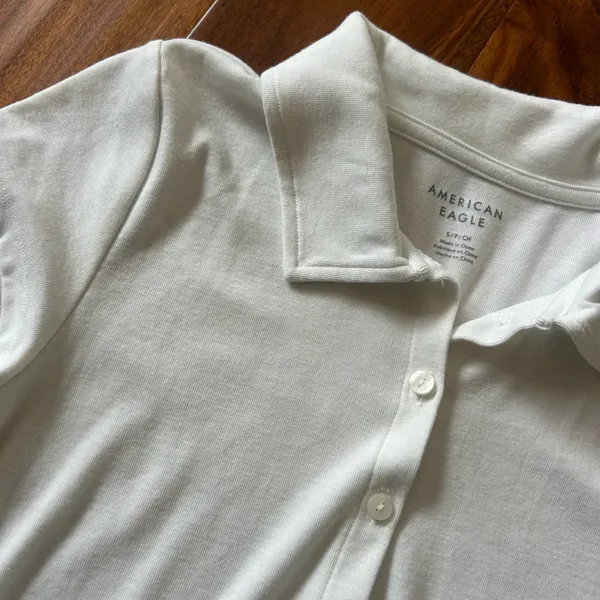 American Eagle Button Up Cropped Collared Shirt - Image 3