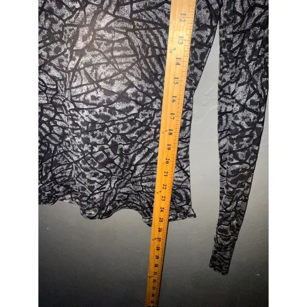 BKE Womens Long Sl Grunge Whimsigoth Web Metallic Silver‎ Black Scoop Top Large - Image 7