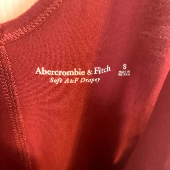 Abercrombie‎ and Fitch Red Drapey V-Neck Knit Tank Women's Size Small - Image 2