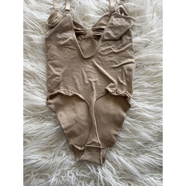 Skims Seamless Sculpt Low Back Thong Bodysuit Clay Size Large - Image 7