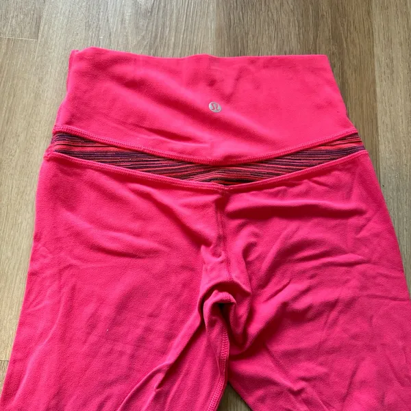 Lululemon Pink Cropped Leggings - Image 5