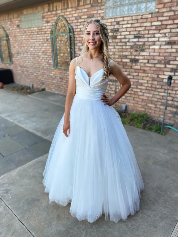 White Formal Dress Size 10 - Image 3