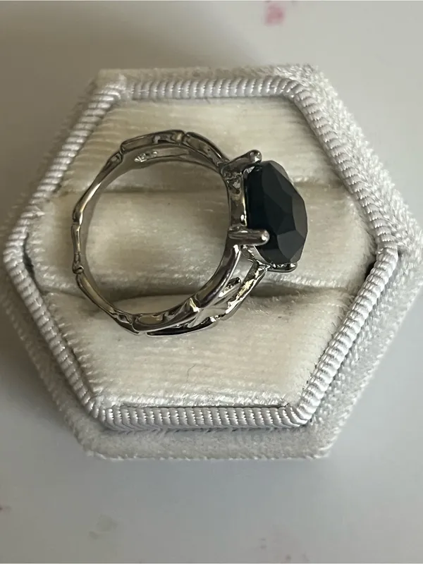 Sterling Silver Black Onyx Oval Statement Ring Size 6 - Image 3