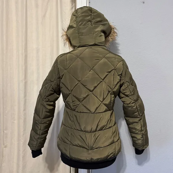 Weatherproof Olive‎ Green Quilted Puffer Jacket Faux Fur Trim Hood Women's Sz L - Image 9