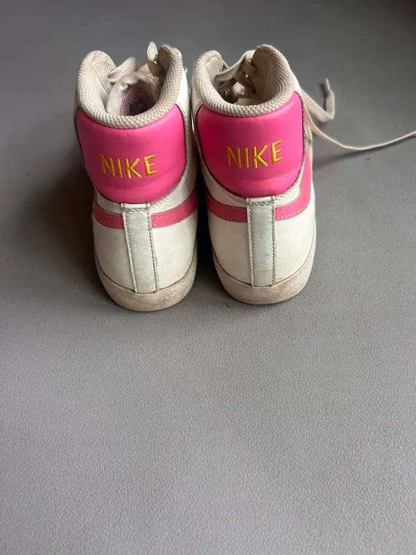 Pink Nike blazers - Image 3