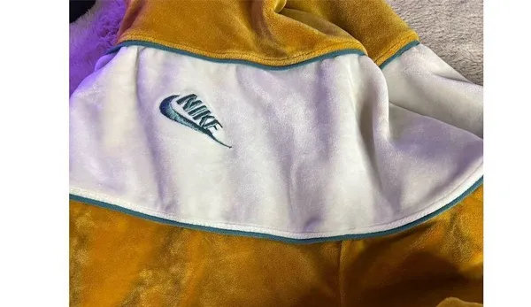 Nike Women's Velour Hoodie XXL Gold Colorblock Casual Fall Wear - Image 9
