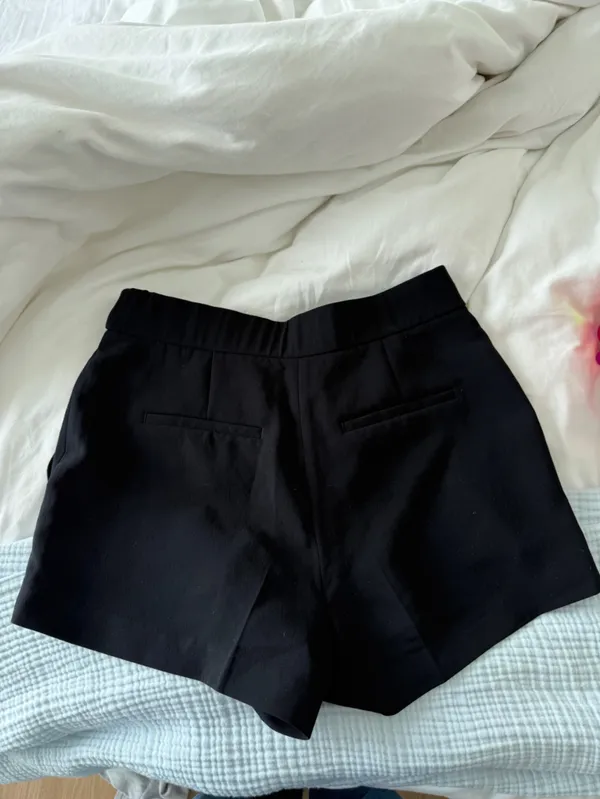Aritzia Black The Limitless Short - Image 7