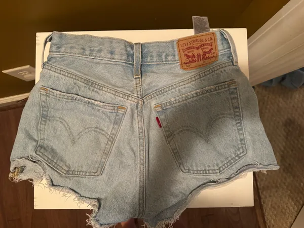 Levi’s Shorts 501 - Image 2