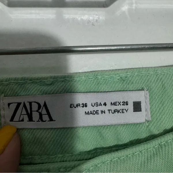 NWT Zara High Rise Straight Jeans Mint‎ Green Raw Hem Size 4 Minimalist Casual - Image 6