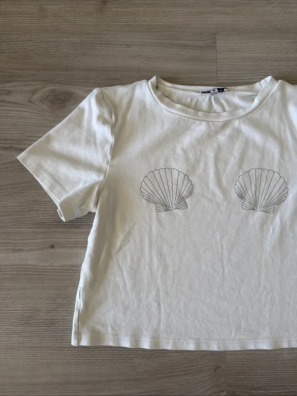 Pretty Garbage Shell Graphic Tee White Size M - Image 3