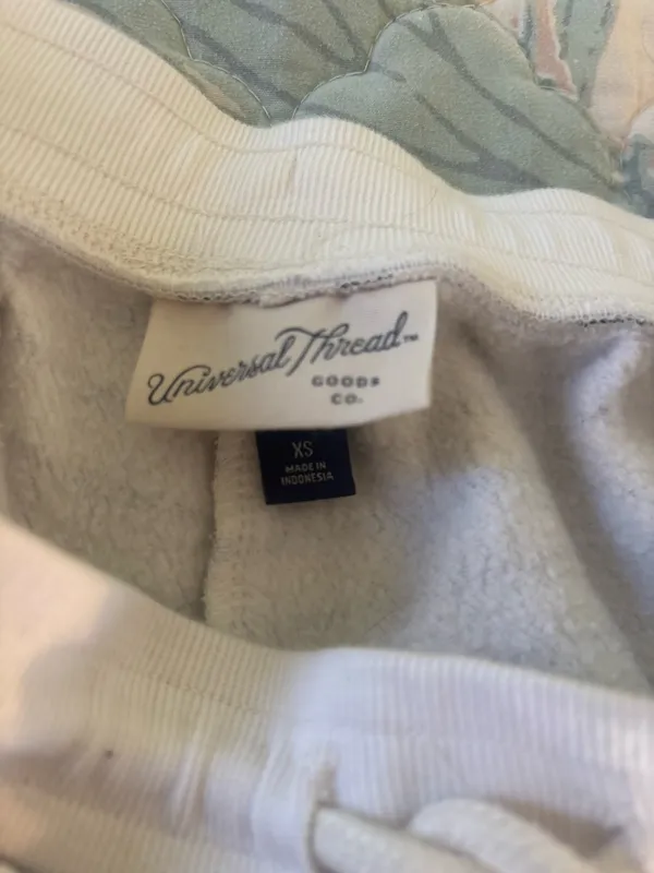 Universal Threads Striped Shorts - Image 3