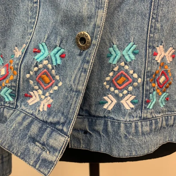 Agapo Vintage Women's S Blue Denim Embroidered Southwestern Button Front Jacket - Image 3