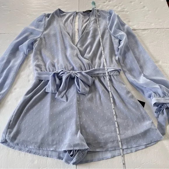 NWT Lulus Closer Look Light Blue Swiss Dot Tie-Sleeve Split Back Romper LARGE‎ - Image 11