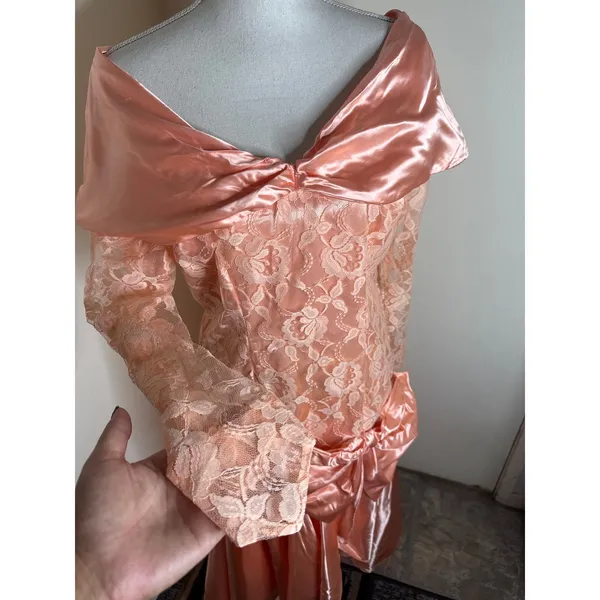 Vintage 1980s Peach Satin & Lace Off-the-Shoulder Prom Formal Gown Oversized Bow - Image 5