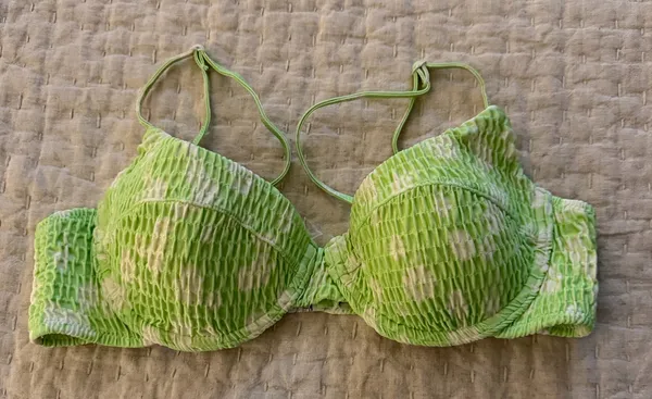 Triangl Green and white textured bikini top - Image 2
