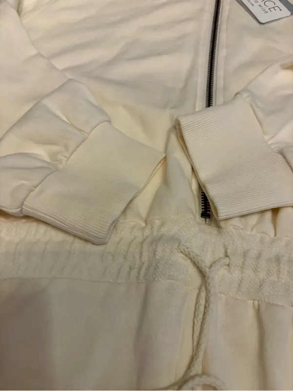 NWT L*Space stay cool shorts romper size large - flaw Cream color cotton - Image 5