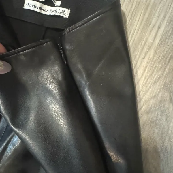 Abercrombie & Fitch Vegan Leather Pants Womens M Flare Slit Legs Black Split-Hem - Image 5