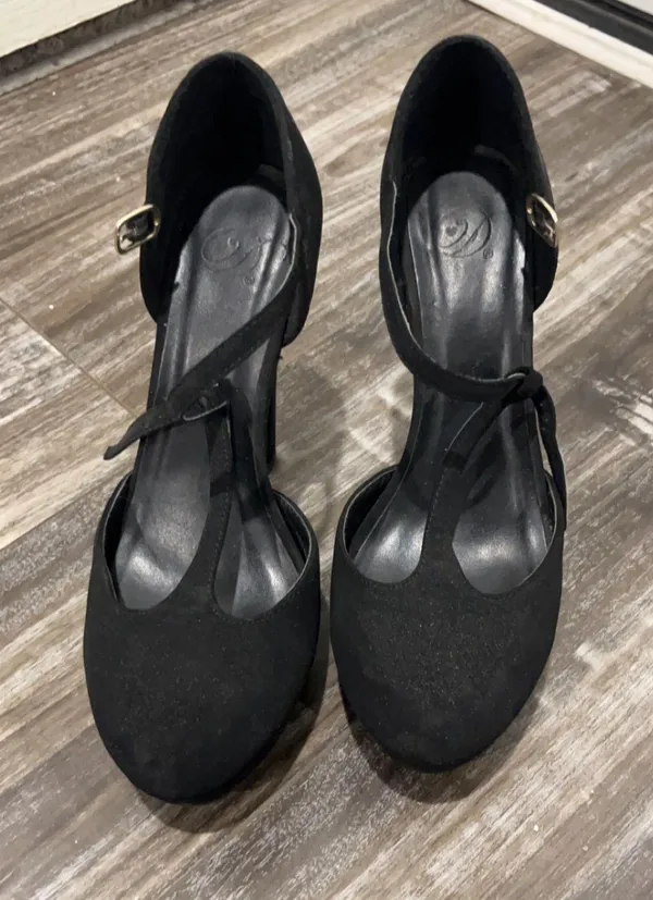 Black High Heels Size 8 - Image 2