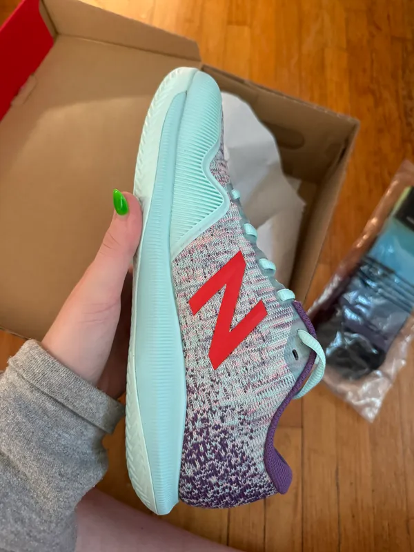 New Balance Tennis Shoes - Image 4