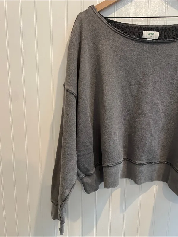 AERIE Boxy Cropped Relaxed Off-Shoulder Sweatshirt Mineral Dye Graphite Size M - Image 4