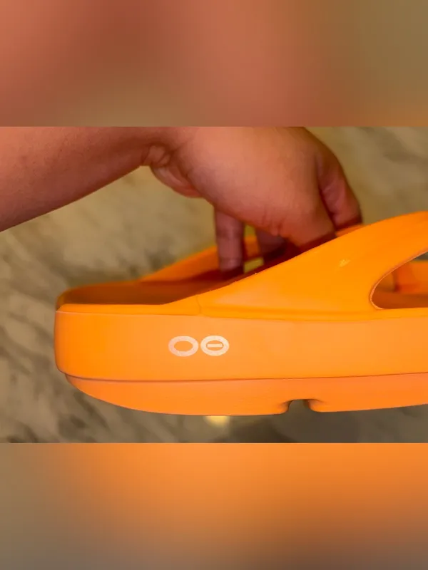 OOFOS OOriginal Recovery Sandal Orange Thong Flip Flops Women’s Size 8 / EU 39 - Image 4