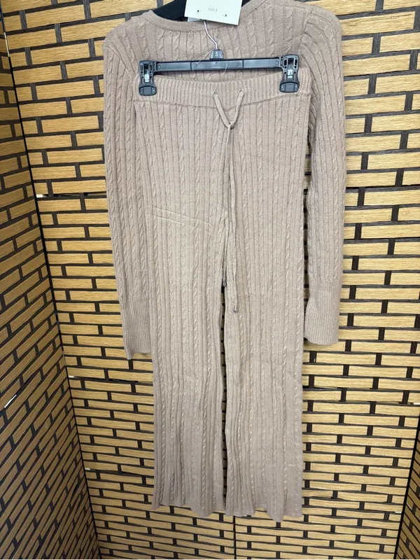Sincerely Jules tan two piece sweater lounge matching set size small - Image 2