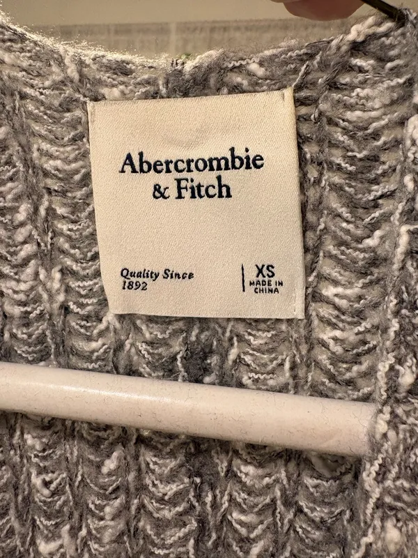 Abercrombie and Fitch Cardigan - Image 3