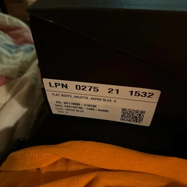 Boots Gray Size 7 - Image 3
