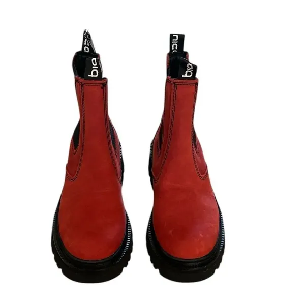 Bionica Dina Rogue Red Women’s Boot, size 8, NWOT Floor display - Image 3
