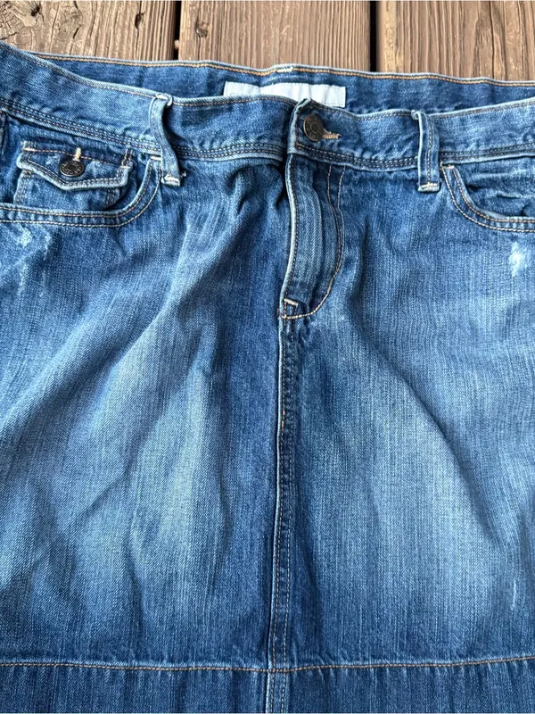Old Navy Mini Skirt Size 14 Distressed Cotton Jean Skirt Blue Wash Casual Y2K - Image 2