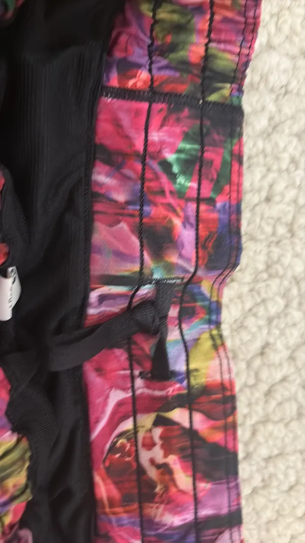 Lululemon Hotty Hot 2.5" - Image 3