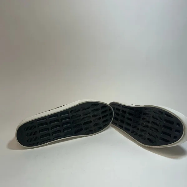 Vintage Reebok Women’s Y2K Size 7 Tan and Black Slip-On Shoes - Image 5