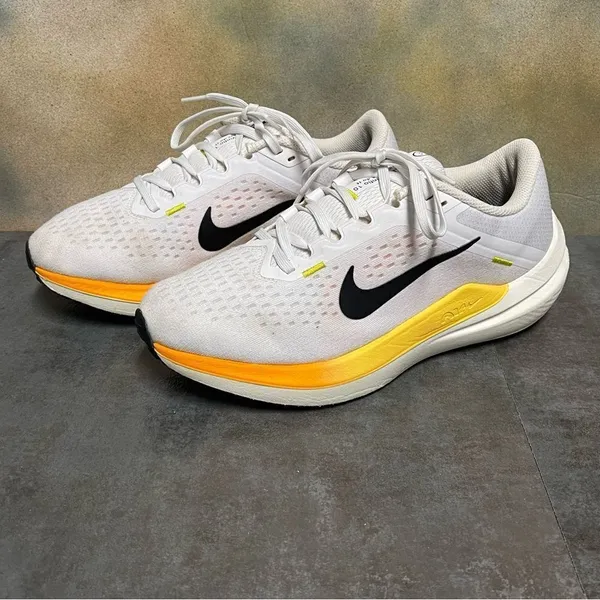 Nike Zoom Winflo 10 Women's White Running Shoes Size 8.5M - Image 2