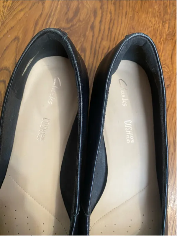Clarks Sense35 Leather Low Heel Pumps Court Black Pointed Toe Quiet Luxury 9.5 M - Image 5