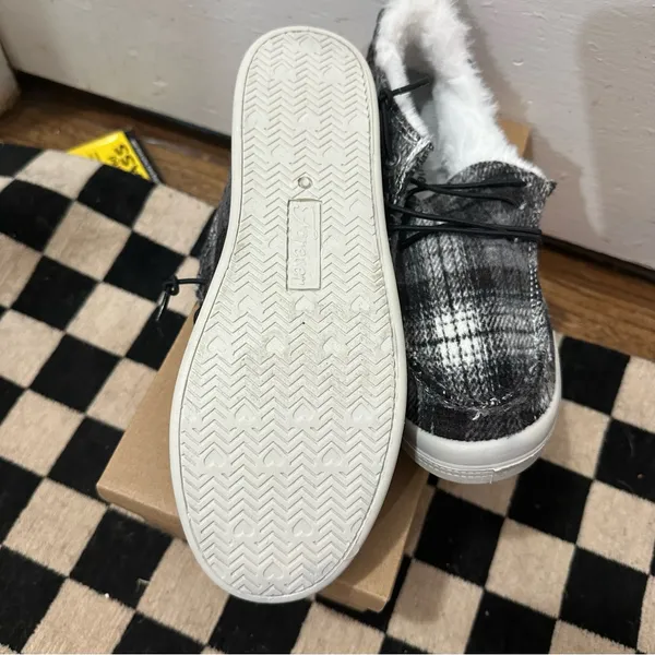 Forever Link Black and White Loafers Slip-Ons‎ - Image 3