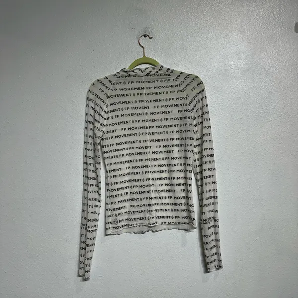 Free People Movement White High Jump Printed Logo Long Sleeve Sz S - Image 9