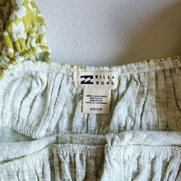 NWT BILLABONG Sage floral crop top with square neckline and elasticated waist - Image 2