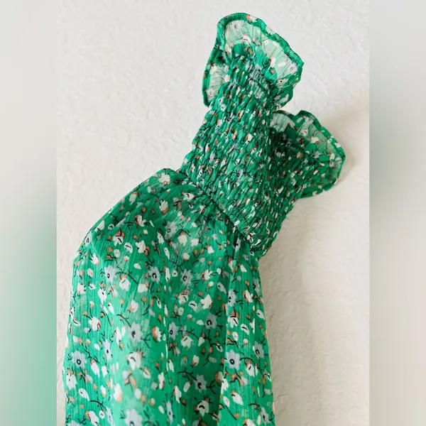 LULUS Green Long Sleeve Cropped Top Blouse Size L NWT - Image 3