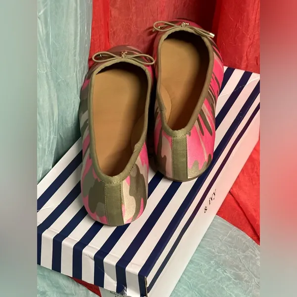 Crown & Ivy Camouflage Pink Flats - Image 2